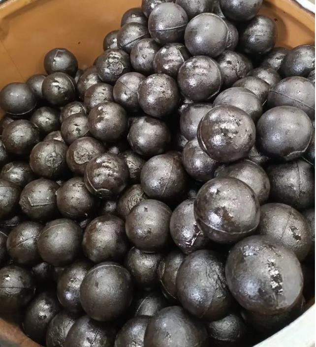 Użycie metalowej kulki Use of metal ball